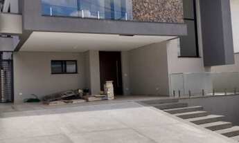 Imagem 2: Casa no condomínio Real Park Arujá para venda tem 255 metros quadrados com 3 quartos