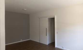 Imagem 5: LINDO APARTAMENTO, TOTALMENTE REFORMADO. 80 M2, Suíte com sacada, 2 vagas, quarto e wc de