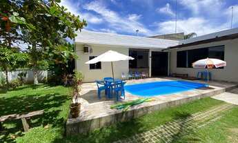 Imagem: Casa com piscina e sinuca na praia de Itapoa