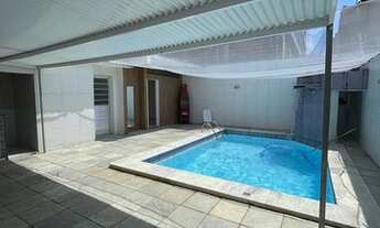 Imagem 5: Casa para aluguel ou venda possui 224 metros quadrados com 4 quartos em manaira