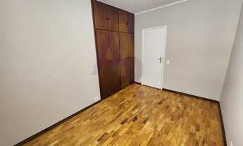 Imagem 6: Apartamento em bom estado com planta versátil e 1 vaga de garagem. Em localização maravilh