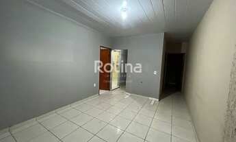 Imagem 2: Casa para alugar, 2 quartos, Jardim das Palmeiras - Uberlândia/MG - R$ 650,00