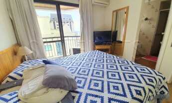 Imagem 6: Flat mobiliado com 2 excelentes dormitórios, andar alto, sala e suíte avarandadas. Sem fi