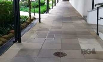 Imagem 4: Apartamento de 2 dormitórios e 1 vaga de garagem em condomínio com infraestrutura de lazer