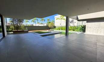 Imagem 6: Casa para venda tem 933 metros quadrados com 5 quartos