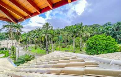 Imagem 3: Imóvel Alto Padrão 700 m² com 6 Dormitórios em Condomínio Fechado