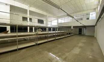 Imagem 3: Locação Galpão / depósito com 5 vagas na garagem