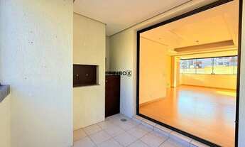 Imagem 6: Apartamento no Petrópolis, de 3 dormitórios, sendo 1 suíte, churrasqueira e com 2 vagas em