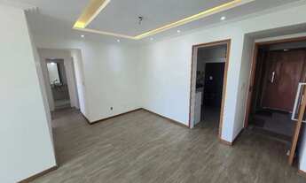 Imagem 4: Cód. 008 Costa Azul 2/4 com Dependência e Varanda Vista Livre