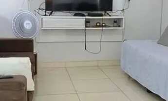 Imagem 2: Este imóvel encantador oferece um lote generoso de 300 metros quadrados!