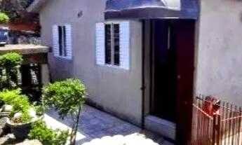 Imagem: Casa com 4 dormitórios e 2 banheiros de