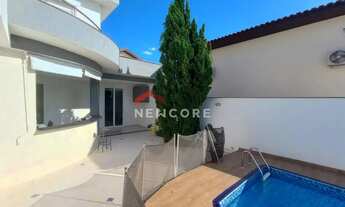 Imagem: Casa de condomínio em Rua Maria Moron Morad