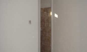 Imagem 3: Quitinete com 40 m², com 1 quarto, 1 banheiro, 1 cozinha/sala. Não é cobrado valor de cond