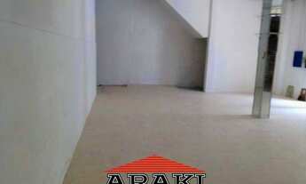 Imagem: Comercial ao lado da Estação Praça da