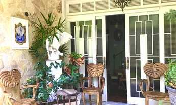 Imagem 2: Casa duplex com piscina