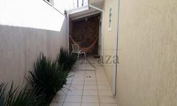 Imagem 6: Casa para venda tem 180 metros quadrados com 3 quartos