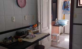 Imagem 7: Casa de condomínio para aluguel e venda possui 450 metros quadrados com 4 quartos