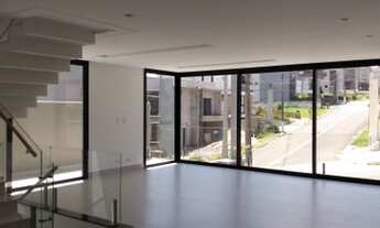 Imagem 5: Casa moderna no condomínio real park arujá para venda possui 300 metros quadrados com 4