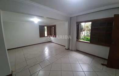 Imagem 2: Casa residencial de 4 dormitórios, sendo 1 suíte com closet e hidro no bairro Glória