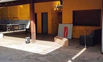 Imagem 2: Salão comercial e barracão