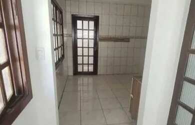 Imagem 7: Casa de condomínio para venda possui 300 metros quadrados com 5 quartos