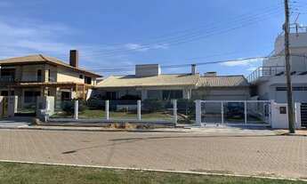 Imagem 2: Elegance Imóveis: Excelente casa a beira mar