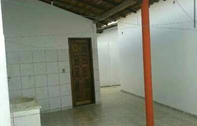 Imagem 3: Casa de condomínio para aluguel possui 110 metros quadrados com 2 quartos