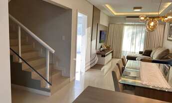 Imagem 5: Lindo sobrado de alto padrão, com piscina, semi mobiliado, localizado no bairro Água Verde