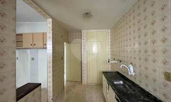 Imagem 5: No coração do Gonzaga! Excelente opção para retrofit! Andar alto, vista livre e sol da man