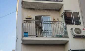 Imagem 2: Aconchegante apartamento com ambientes claros e ventilados para seu conforto. Uma excelent