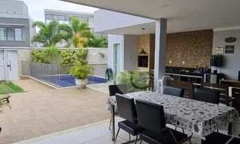 Imagem 3: Linda casa em condomínio fechado com 6 quartos sendo 4 suítes, ampla sala para 3 ambientes