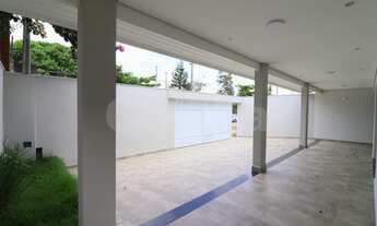 Imagem 3: Sobrado novo com 5 dormitórios (2 suítes) com piscina em Peruíbe