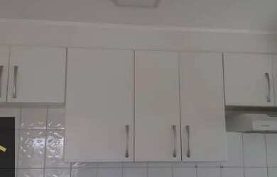 Imagem 5: Apartamento 3 dormitórios 1 banheiro, tem varanda. 1 vaga de garagem. Imóvel desocupado. A