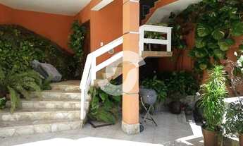 Imagem 2: Casa com 3 quartos, suítes e vaga em condomínio com lazer em Pendotiba - Niterói - RJ