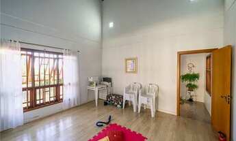 Imagem 5: Um destaque para essa casa, linhas modernas, integração e espaços amplos, criando uma atmo