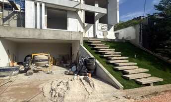 Imagem 2: Casa de 4 Suítes no Jardins Bolonha com Piscina e Escritório