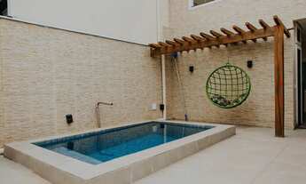 Imagem 6: Casa duplex com Rio no fundo