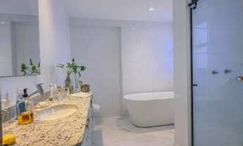 Imagem 2: Apartamento de 300m2 no Residencial Bellagio, Adrianópolis, 5 suítes, 5 vagas