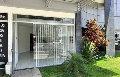 Imagem 3: Sala comercial térrea com 57,98 m² e banheiro