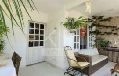 Imagem 2: Duas casas em uma ( três andares ) , em rua calma e bem localizada