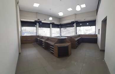 Imagem 2: Prédio comercial central