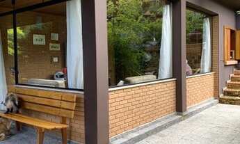 Imagem 2: Casa A VENDA localizada na Vila Inglesa em Campos do Jordão - SP