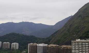 Imagem 2: Vista incrível na Lagoa com 5 quartos