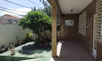 Imagem 2: Casa para venda tem 850 metros quadrados com 10 quartos em Bento Ribeiro - Rio de Janeiro