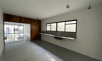 Imagem 5: Casa para venda tem 315 metros quadrados com 5 quartos