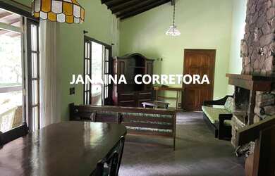 Imagem 12: Casa de condomínio, piscina, churrasqueira, campo de futebol, canil, lago