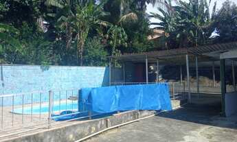 Imagem 2: Casa Queimados, tipo chácara, 03 quartos, excelente quintal !!!!!!!!!