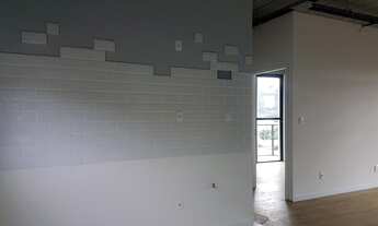 Imagem 2: Apartamento com ótima iluminação. Ambientes arejados e espaçosos. Linda vista para montanh