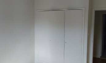 Imagem 7: Apto LOC/VENDA 103 m2. 2 dorms, armários, amplo living sol manhã, garagem, coz, area serv