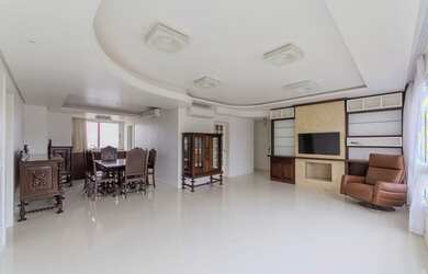 Imagem 4: Apartamento 3 dormitórios bairro Petrópolis Porto Alegre. Em andar alto com 144 m², 3 suit